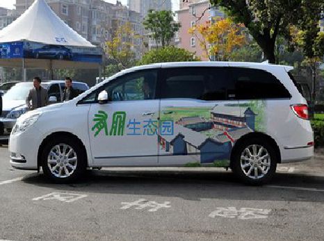 红安户外车贴喷绘如何保持效果?